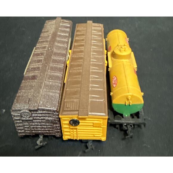 Lot Of 3 HO Scale Box Freight Tanker Western Pacific Chicago Midland Dupont - Picture 3 of 6